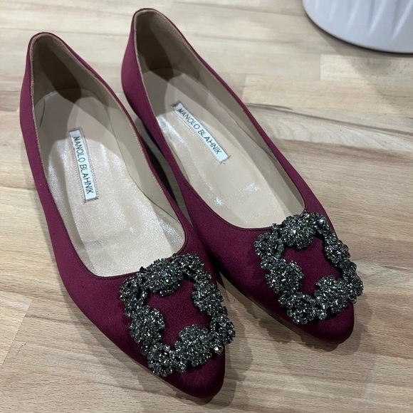 Manolo Blahnik Shoes - Manolo Blahnik Hangisi Ballerina Flats Fuschia/Burgundy
Size 35/ US 5